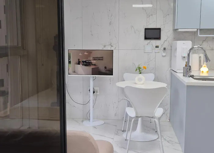 Hall, Namdaemun, Myeongdong Family Appartement *